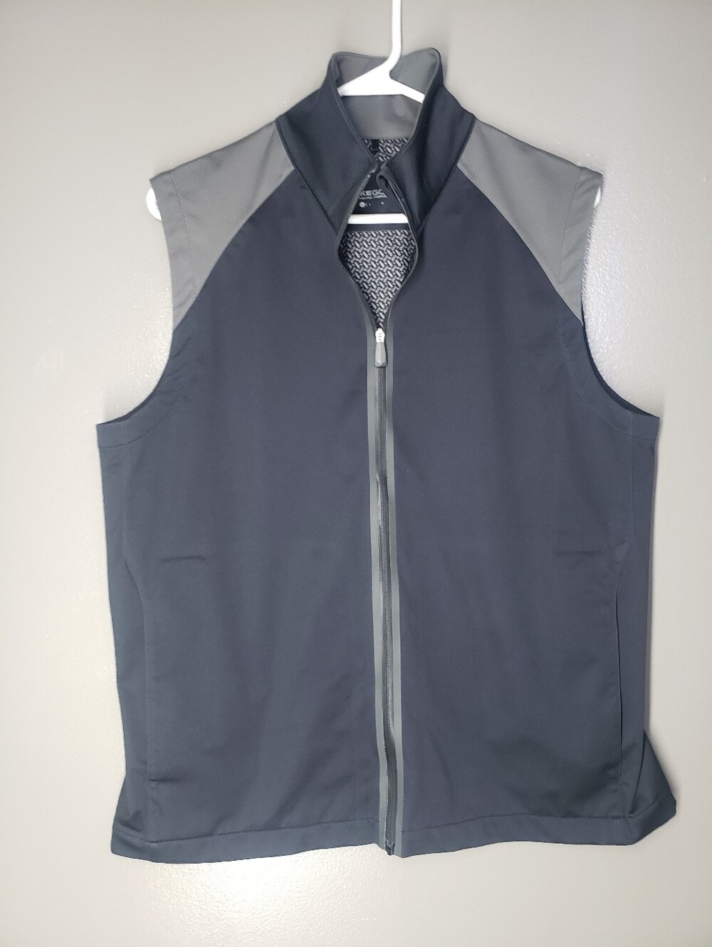 Nike Golf Mens Black Gray Vest Size Large Polyester Full Zip